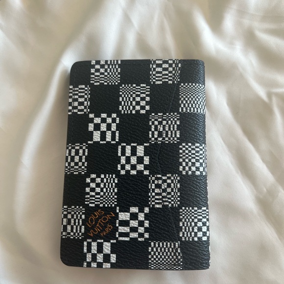 Louis Vuitton Pocket Organizer - Picture 2 of 5